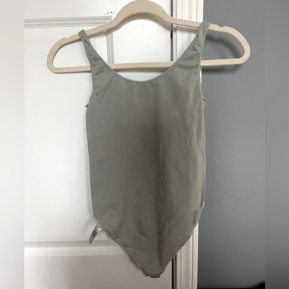SKIMS Sage Green Bodysuit - Picture 1 of 2